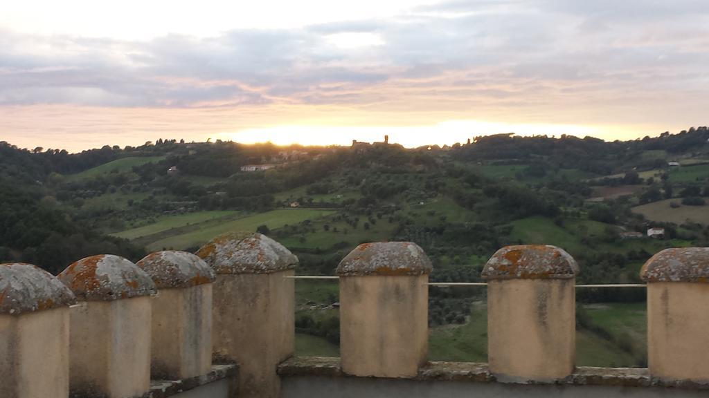 Готель Castello Costaguti Roccalvecce Екстер'єр фото